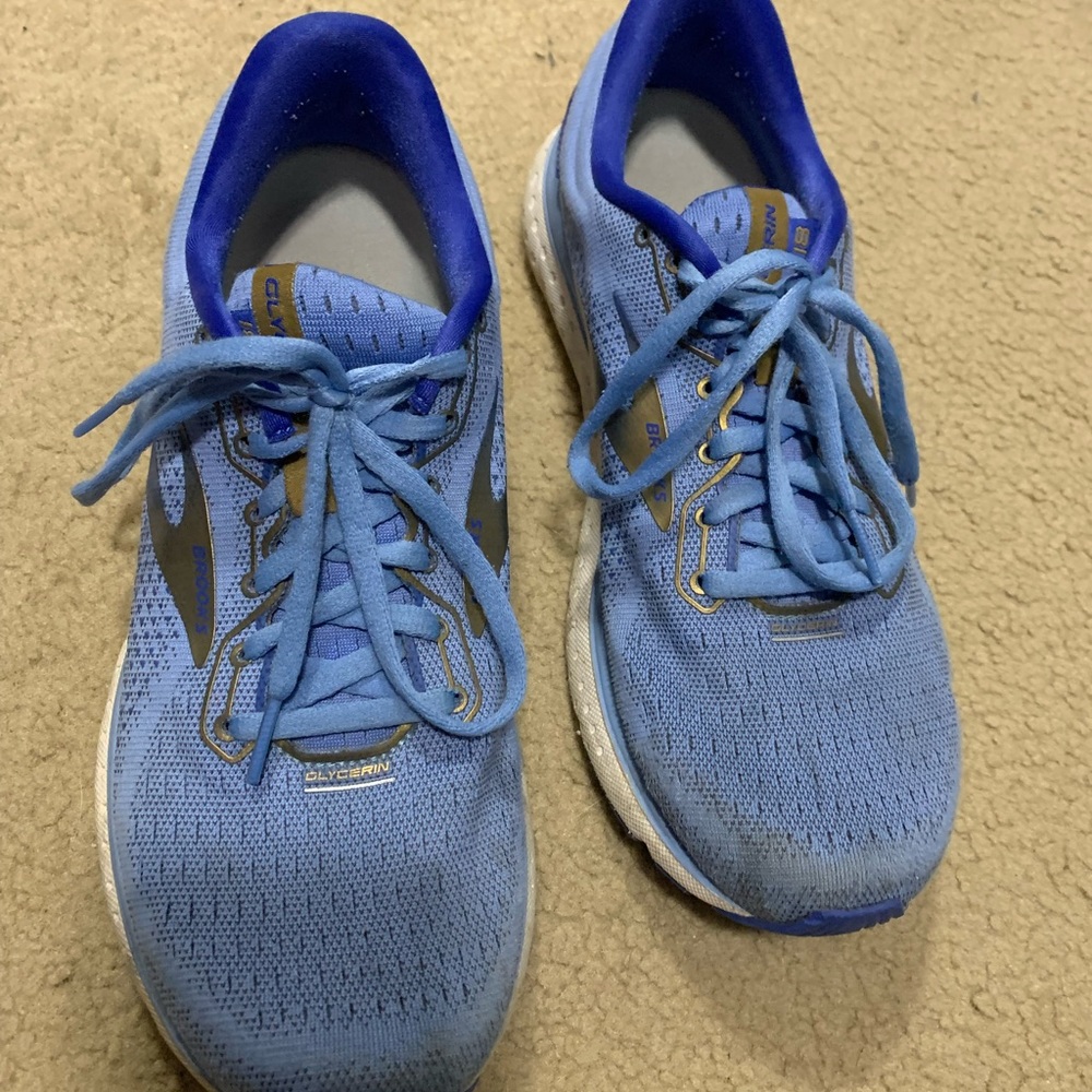 Women’s Brooks Glycerin running shoes. Worn a bit but still have alot of tread